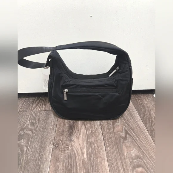 Lululemon City Essentials Shoulder Bag 4L Black NWT - Picture 3 of 15